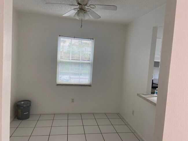 Foto del edificio - 8522 10th St N