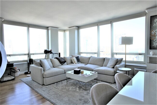 Foto del edificio - 33 W Ontario St