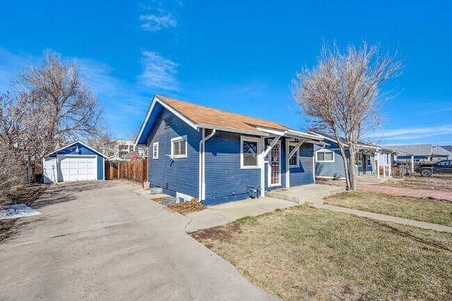 Foto del edificio - $2,200 - 2 Bed, 1 Bath Home in Englewood w...