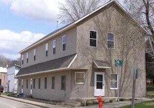 Building Photo - 104 Pine St