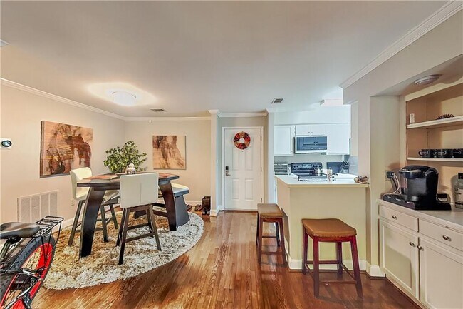 Foto del edificio - 3104 Pine Heights Dr NE