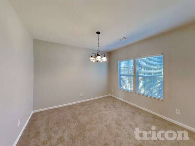 Foto del edificio - 1024 Daniel Ln