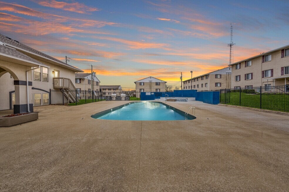 Photo - Fairway Apartments