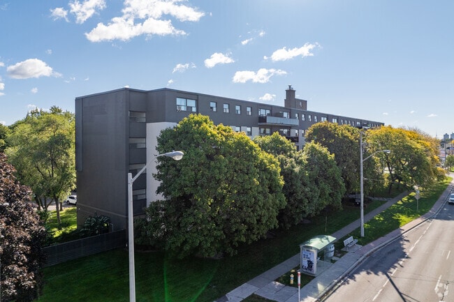 Building Photo - 4979 Bathurst Street Apartments