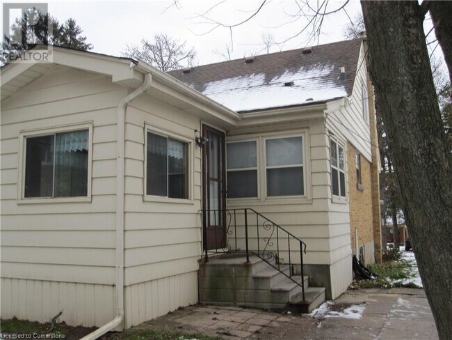 Building Photo - 72 Miles Rd