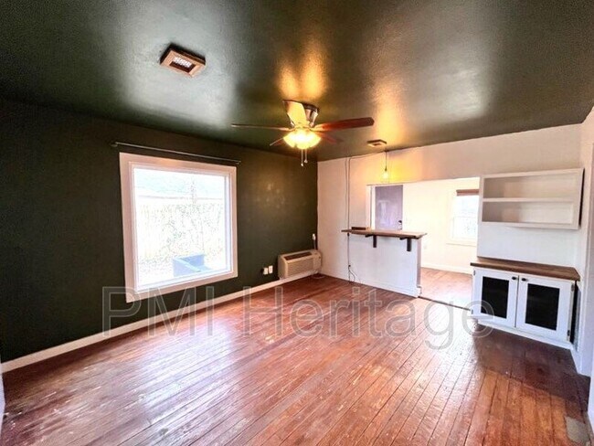 Photo - 122 W Pine St Apartment