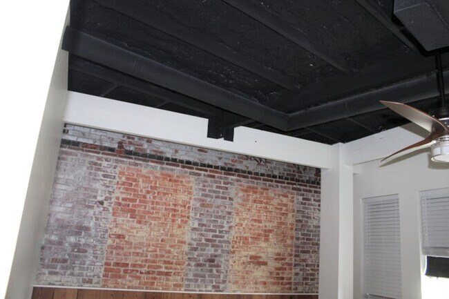 Building Photo - Executive Apartment