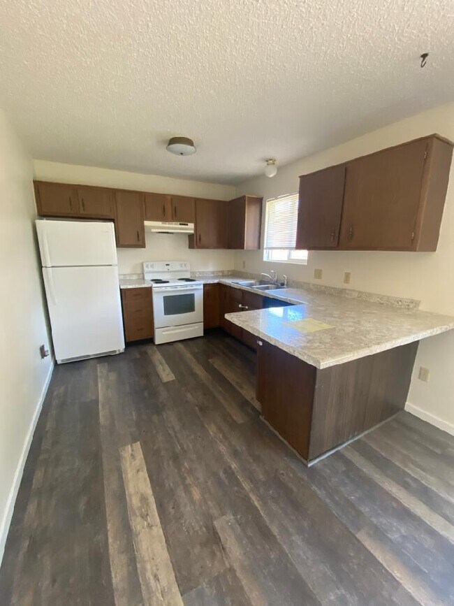 Building Photo - 385 Moccasin Trl