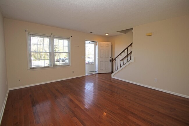 Foto del edificio - 1410 Country Club Ct