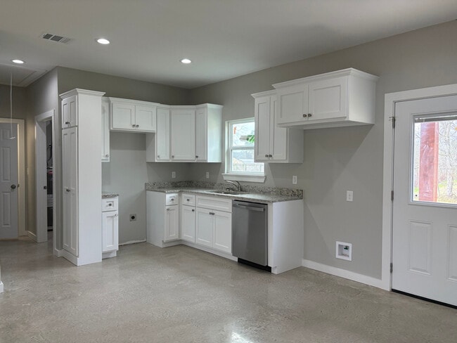 Building Photo - 408 S Gibson St