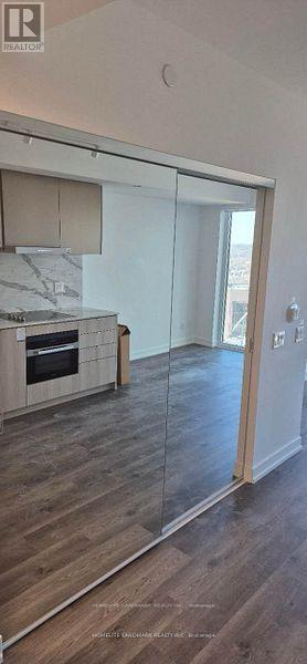 Building Photo - 771 Yonge St