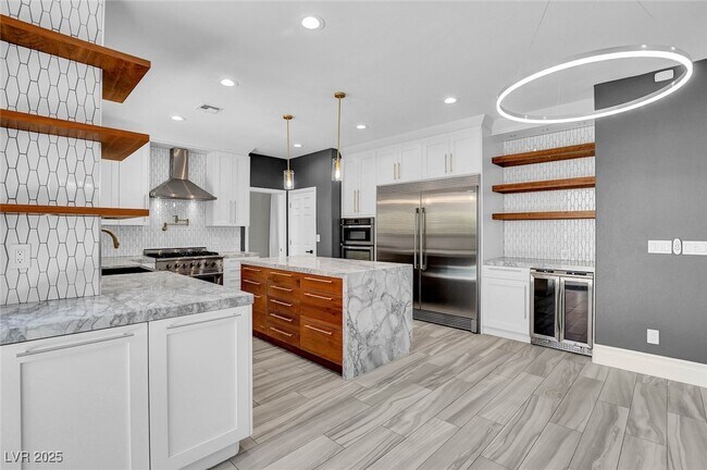 Foto del edificio - 9704 Cameo Rose Ln