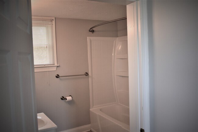 Building Photo - 1612 Culbertson Ave