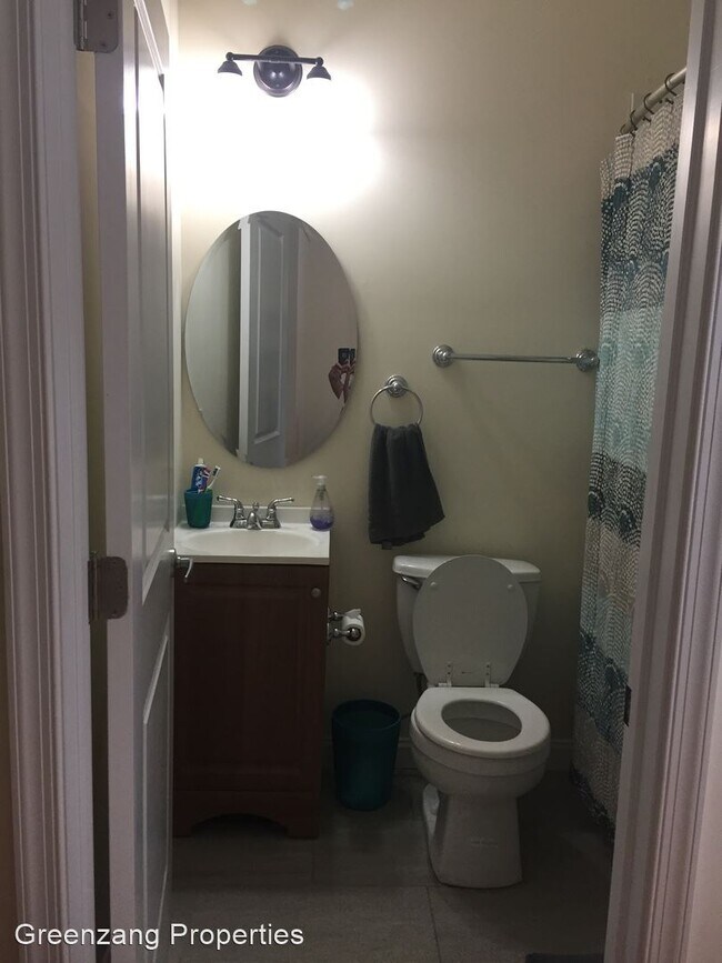 Foto del edificio - 527 S 42nd St