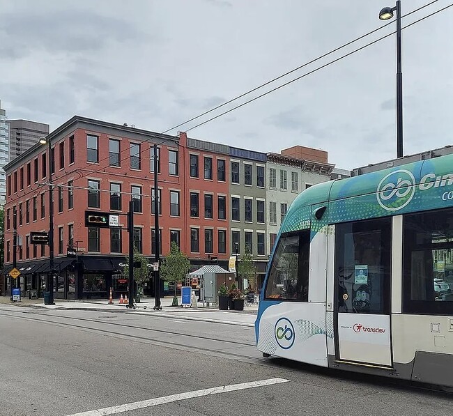 Building Photo - 39 E Court St