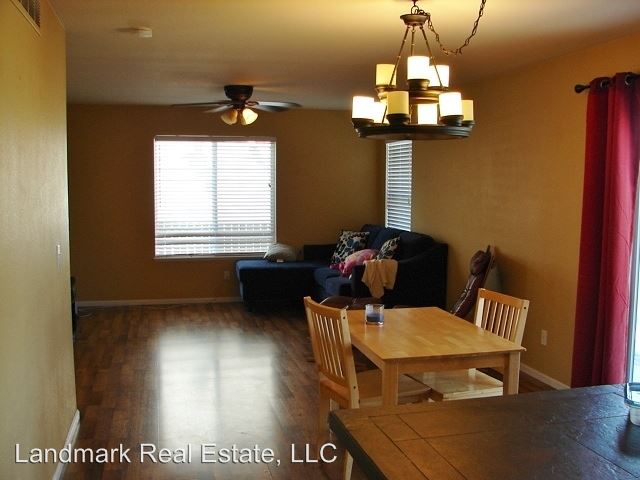 Foto del edificio - 626 Pebble Crest Way