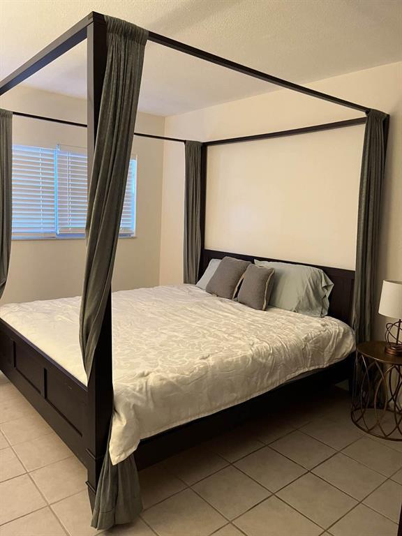 Foto del edificio - 3150 N Palm Aire Dr