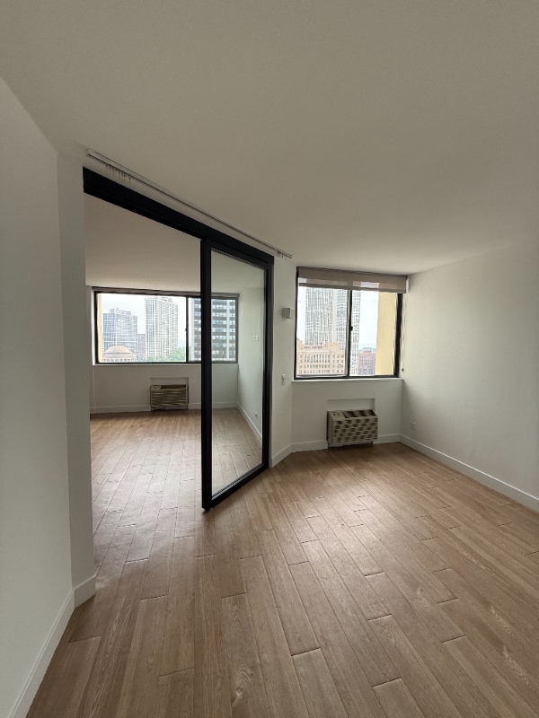 Building Photo - 2625 N Clark St