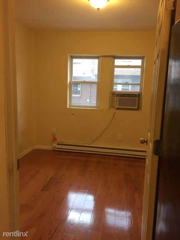 Building Photo - 4 br, 2 bath Townhome - 4113 stirling st