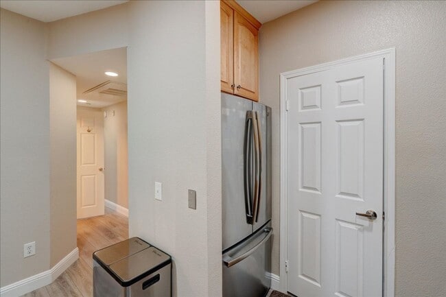 Building Photo - 3850 Elijah Ct