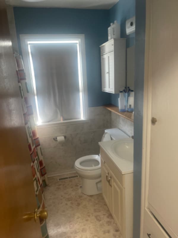 Building Photo - 623 Clark St