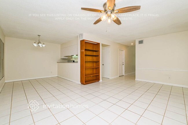 Building Photo - 12312 Woodleigh Ave