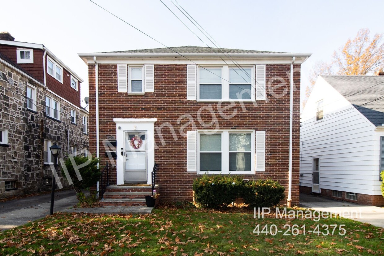 Primary Photo - Super Nice 2BR 1BA Upper Unit in South Euc...