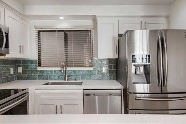 Foto del edificio - Modern Condo with over 1300 Square Feet wi...