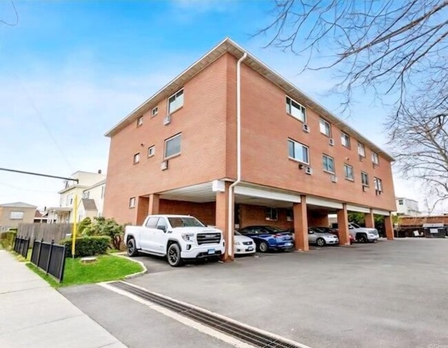 Photo - 15 Victory St House