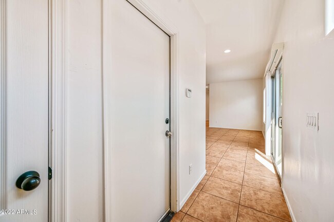 Foto del edificio - 8917 N 4th St