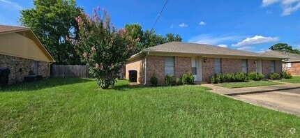 Building Photo - 1711 Lafoy Ln