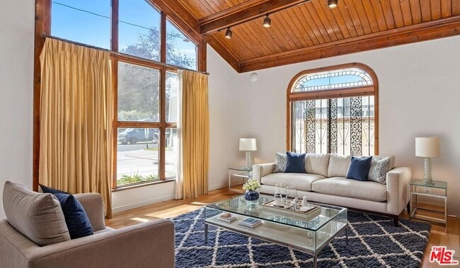 Foto del edificio - 12841 Landale St