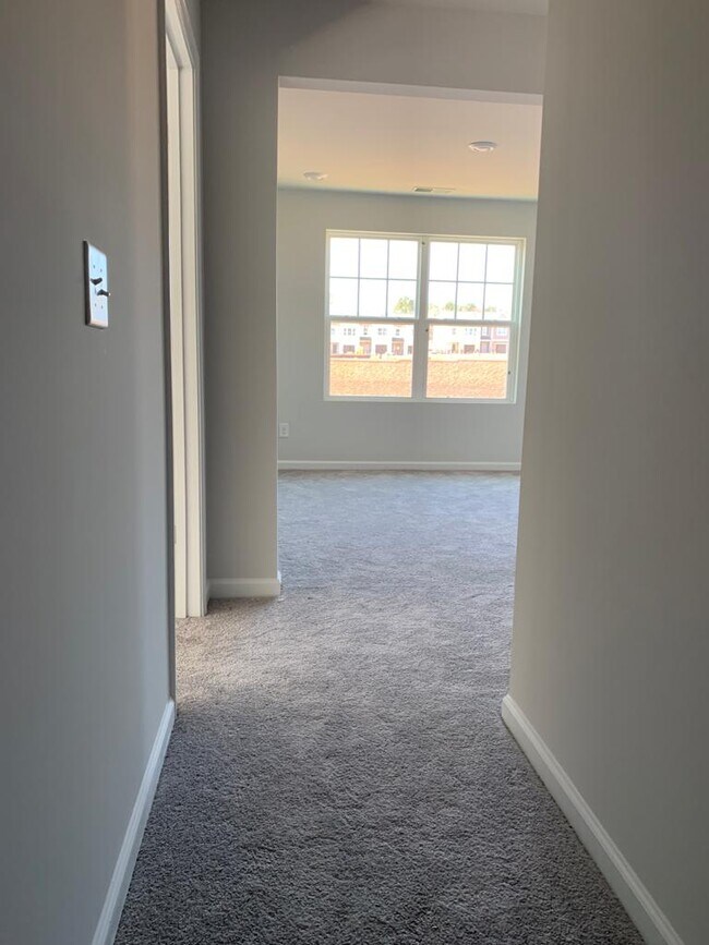 Building Photo - 6400 Coda Ct