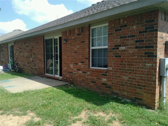 Building Photo - 333 Graystone Cir