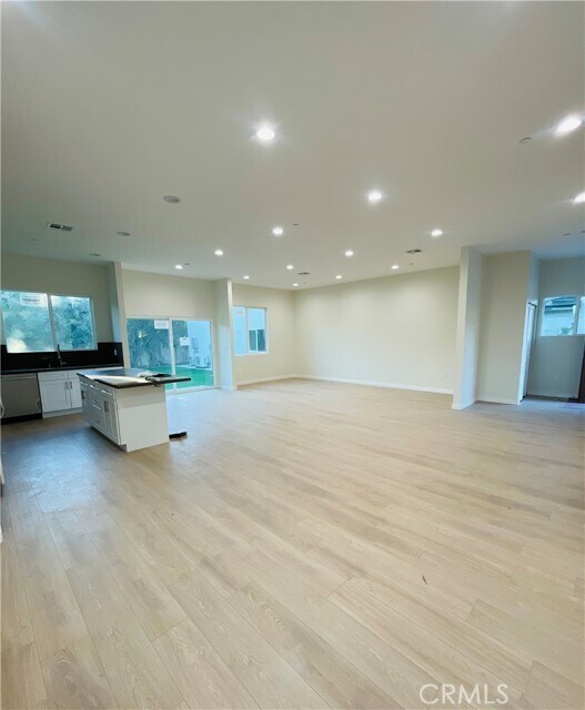 Foto del edificio - 6743 Atoll Ave