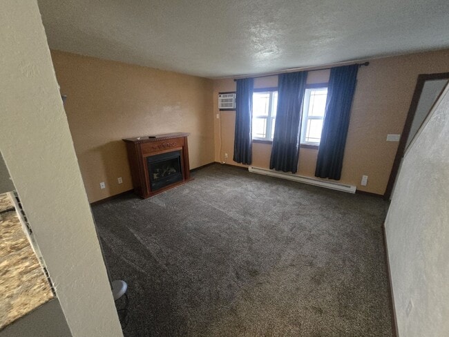 Foto del edificio - Townhome available NOW!