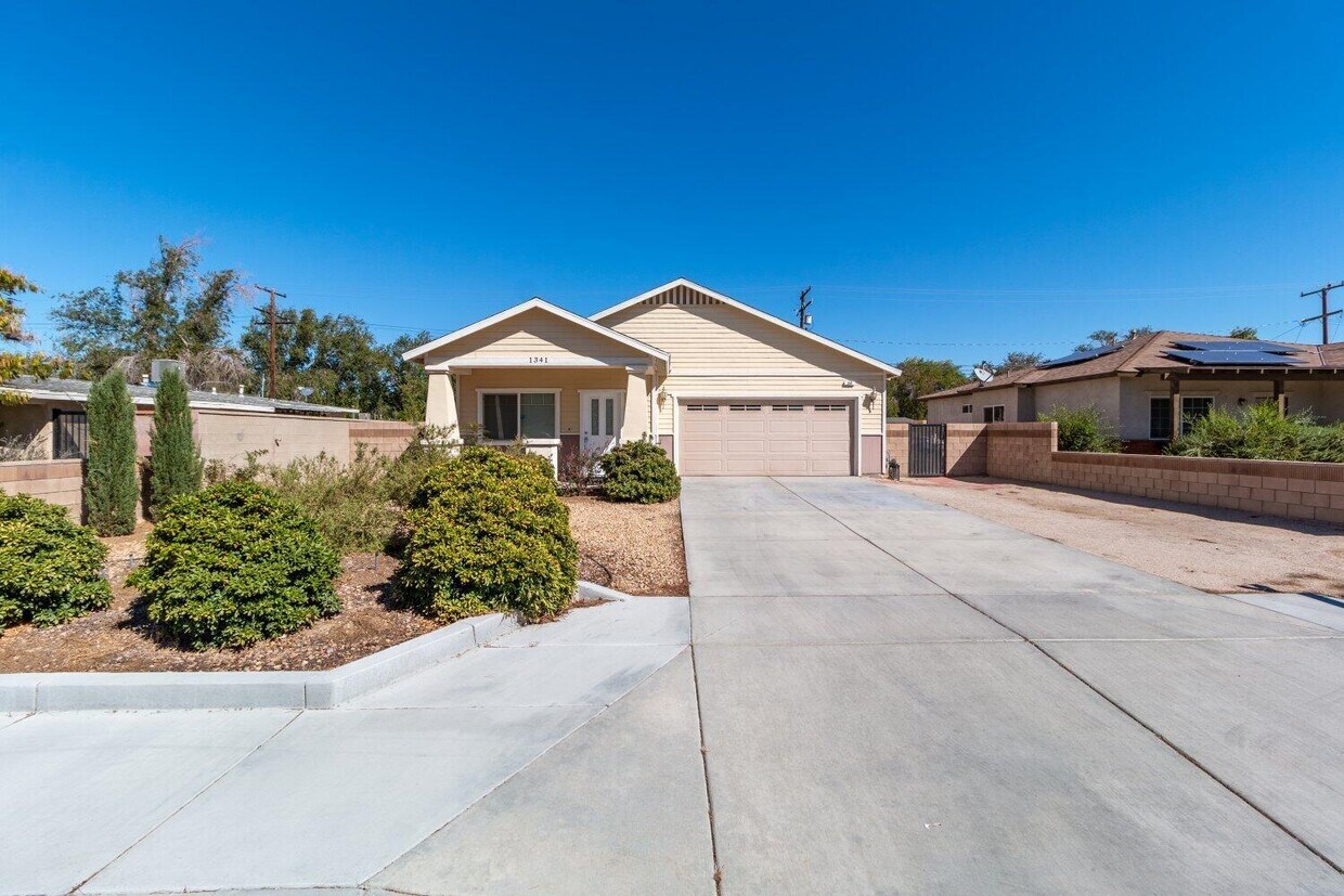 1341 W Ave I, Lancaster, CA 93534 House Rental in Lancaster, CA