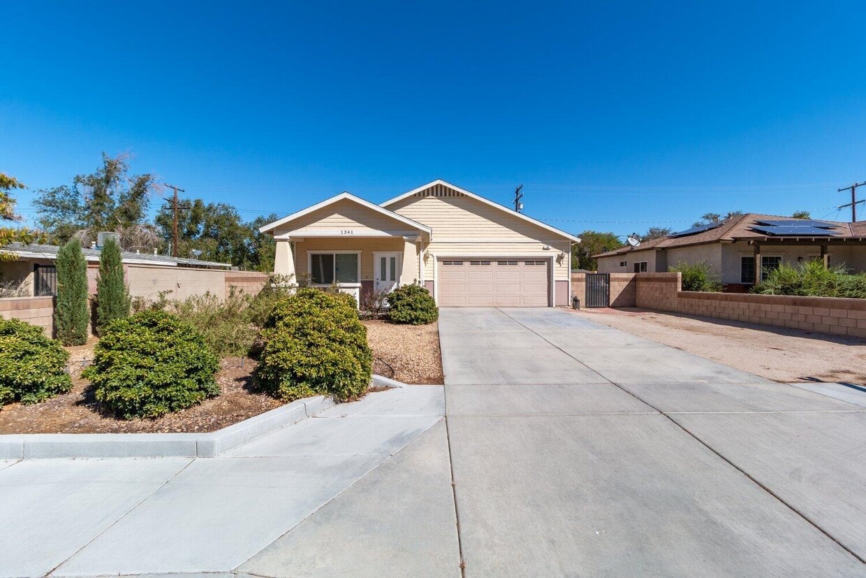 1341 W Ave I, Lancaster, CA 93534 House Rental in Lancaster, CA