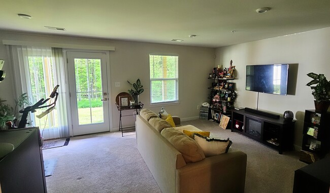 Building Photo - 3057 Strasbaugh Dr