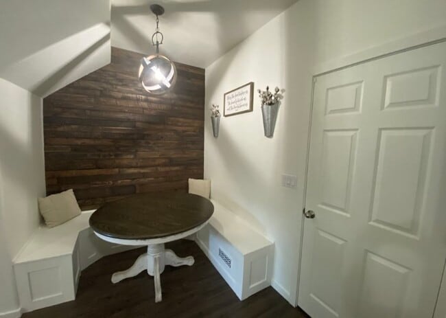 Built in nook. - 38438 Galway St