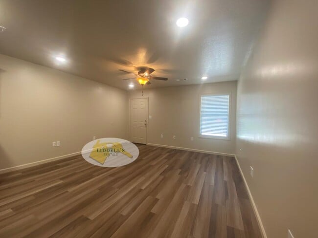 Building Photo - 308 W Locust St