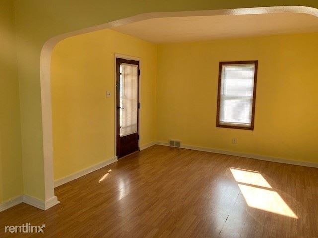Foto del edificio - 3 br, 1 bath House - 710 E Mishawaka Ave
