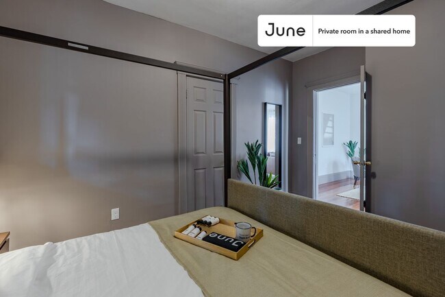Foto del edificio - Room in Shared 3 bed/1 bath home