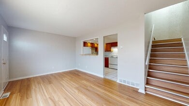 Building Photo - 630 Abbe Rd S