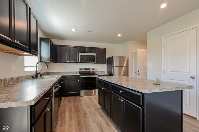 Building Photo - 13820 N Cardonia Dr