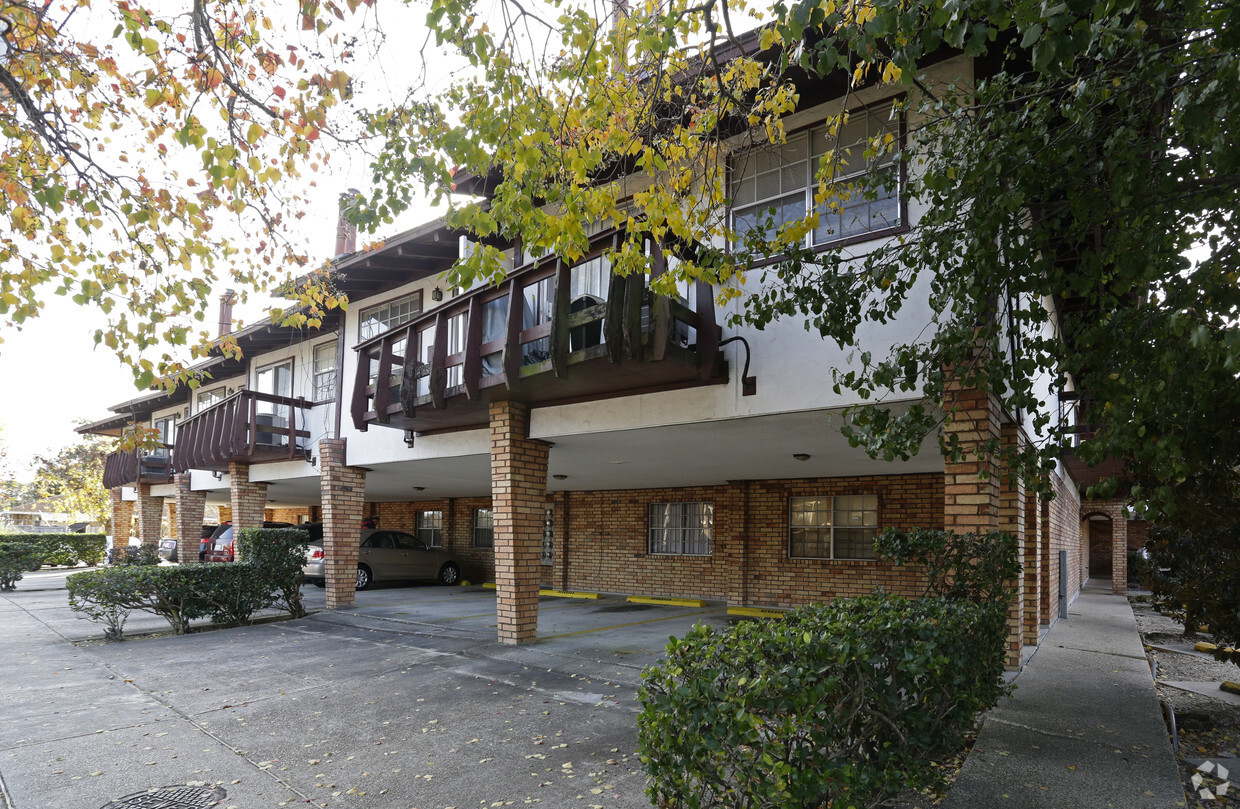 Primary Photo - 2305 Cleary Ave