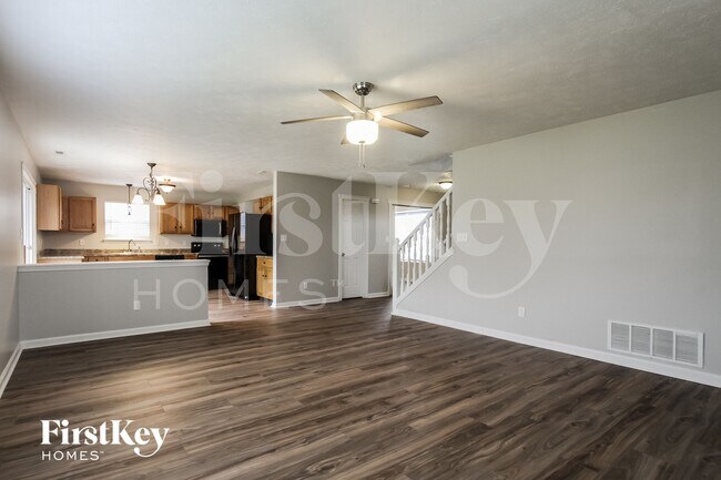 Foto del edificio - 4827 Lakestone Dr