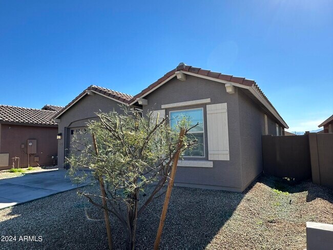 Foto del edificio - 6325 W Raymond St