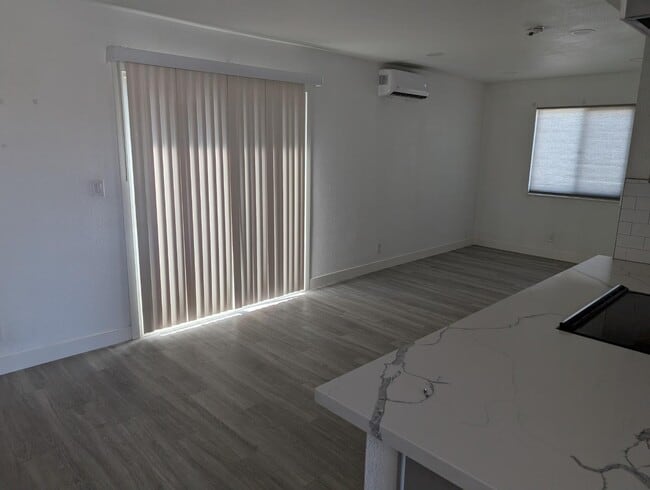 Foto del edificio - 150 Mortensen Ln