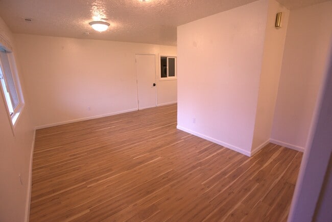 Building Photo - 4627 SE 86th Ct